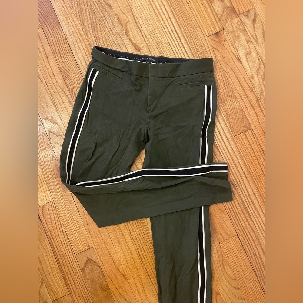 Banana republic, size 4L, khaki/dark green pants